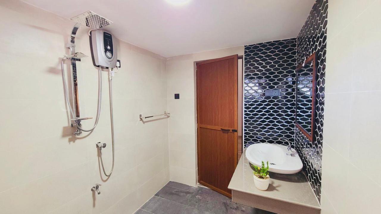 Отель Weligama Bay House Экстерьер фото